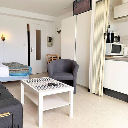 Studio Sur Plage Cavaliere Avec Terrasse, 1Er Etage, 2 Couchages - Fr-1-251-80 Le Lavandou Luaran gambar